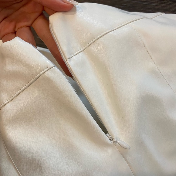 H:ours revolve leather white pants - Picture 8 of 9